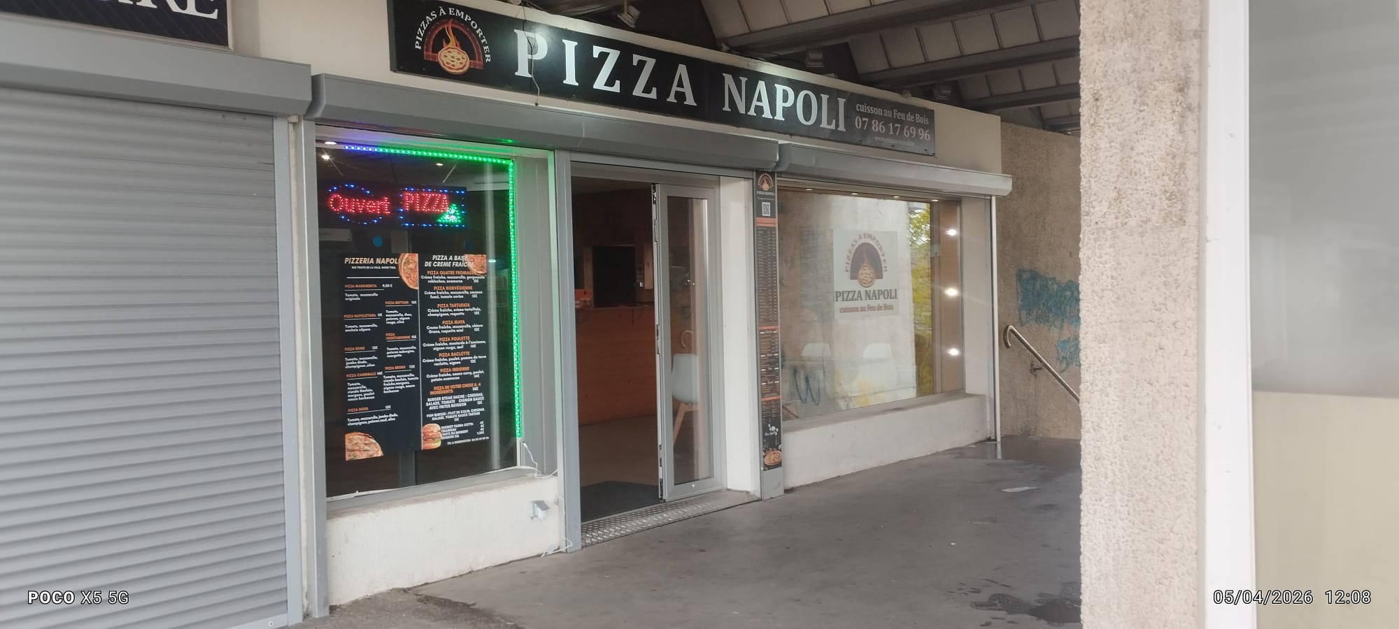 Façade Pizza Napoli